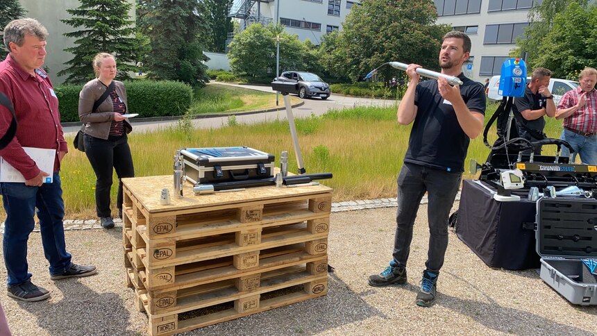 Live-Demonstration der Verlegemethode "Erdrakete"