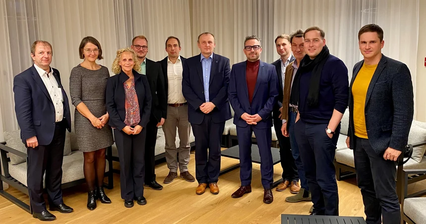Gruppenfoto der Teilnehmer des Treffens